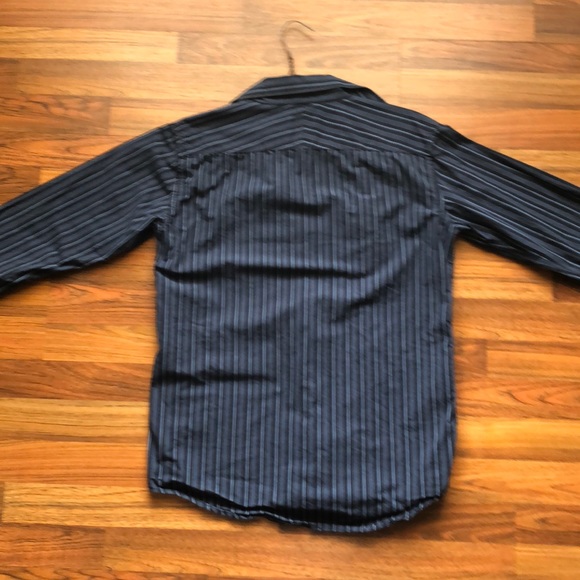 Bongo shirt any 2/$15 - Picture 4 of 6